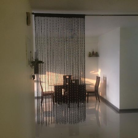 Poonam Hieghts Bed and Breakfast Mumbai  Buitenkant foto