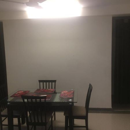 Poonam Hieghts Bed and Breakfast Mumbai  Buitenkant foto